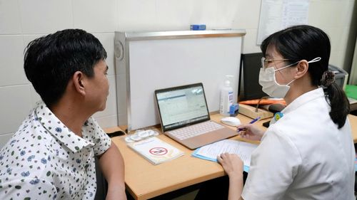 Bệnh viện Trung ương Huế tư vấn cai nghiện thuốc lá miễn phí cho người dân.