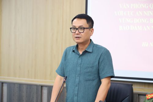Ông Hà Việt Quân - Chánh Văn phòng Quốc gia về dân tộc và miền núi phát biểu tại Lễ ký kết