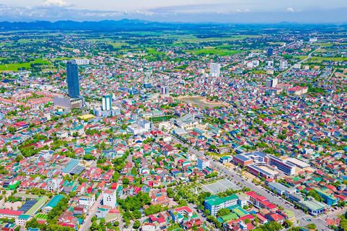 Việc đổi mới tư duy quản trị, đẩy mạnh phân cấp phân quyền và nâng cao chất lượng đội ngũ cán bộ cơ sở, tạo động lực quan trọng thúc đẩy KT-XH tỉnh nhà phát triển.