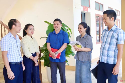 Dù còn nhiều khó khăn, song môi trường và yêu cầu của mô hình chính quyền mới đã thúc đẩy đội ngũ cán bộ, công chức cơ sở nỗ lực, trưởng thành.