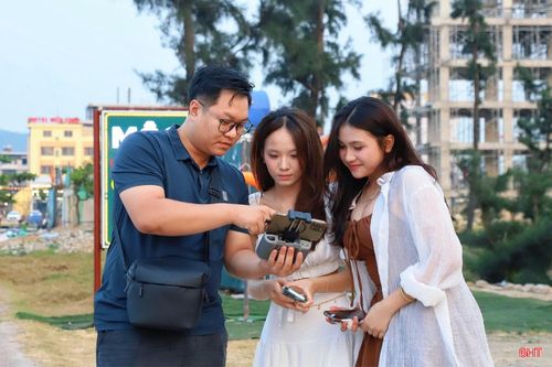 Người dân địa phương nhận xét các video của tôi mang tính chân thực, gần gũi và phản ánh rõ nét đời sống vùng biển Thiên Cầm. Họ cho rằng, cách làm này giúp hình ảnh quê hương trở nên sinh động hơn trên không gian mạng và dễ dàng tiếp cận với giới trẻ.