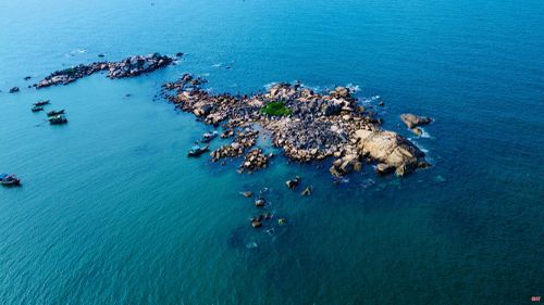Trong mỗi thước phim, tôi luôn cố gắng thể hiện Thiên Cầm đúng với vẻ đẹp tự nhiên vốn có. Đó là biển xanh, bãi cát dài... Tôi muốn người xem cảm nhận được sự bình yên mà tôi đã gắn bó từ nhỏ.