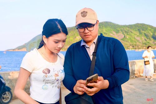 Trước chuyến đi, tôi chủ động kiểm tra phương tiện, liên hệ chủ thuyền và sắp xếp lịch trình phù hợp để hành trình diễn ra an toàn, thuận lợi nhất. Nhờ đó, tôi có thêm nhiều tư liệu thực tế để sáng tạo nội dung và tiếp tục kể những câu chuyện chân thực về Thiên Cầm trên các nền tảng mạng xã hội.