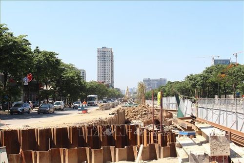 Hạng mục tiêu thoát nước, chống ngập úng cục bộ trên đường Võ Chí Công đang tăng tốc "về đích".