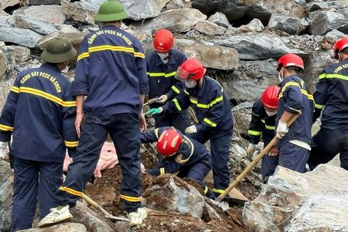 Hiện trường sập mỏ đá của Công ty TNHH Anh Tuấn ngày 20/5.