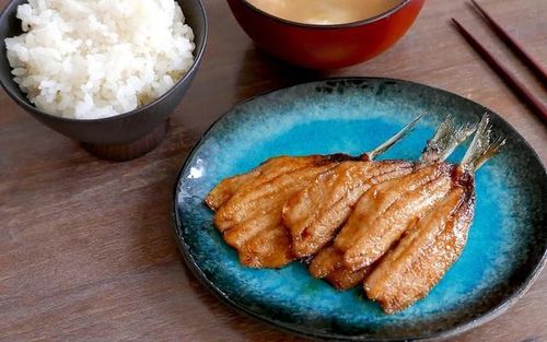 Cá mòi chứa nhiều dưỡng chất có lợi cho tim mạch.