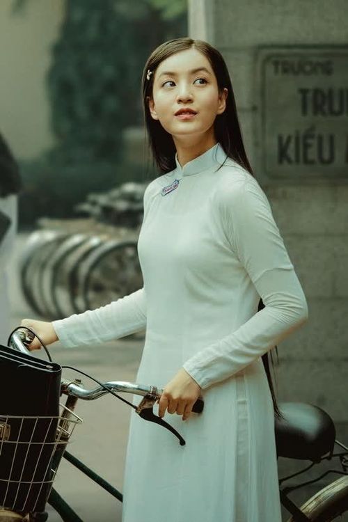Vai diễn cô giáo Hồng của Thảo Tâm trong phim Mắt Biếc.