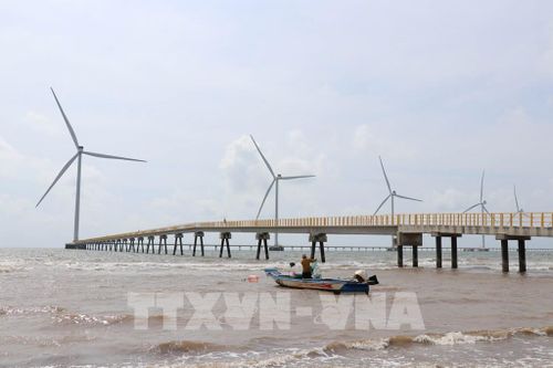 Tàu thuyền đánh bắt gần bờ tại phường Trường Long Hòa (tỉnh Vĩnh Long) là một trong những điểm nhấn để địa phương phát triển du lịch gắn với trải nghiệm đời sống ngư dân. Ảnh: Thanh Hòa - TTXVN