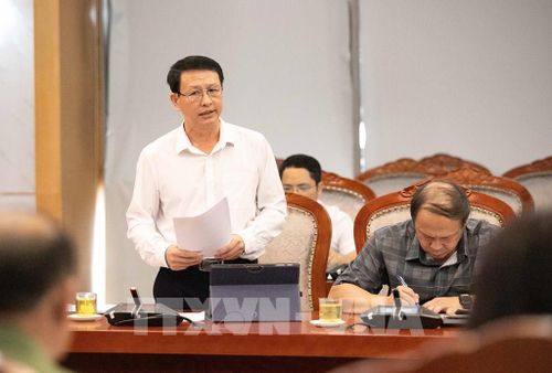 Giám đốc Sở Giáo dục và Đào tạo Sơn La Nguyễn Văn Chiến phát biểu tại buổi làm việc. Ảnh: Trọng Đạt-TTXVN