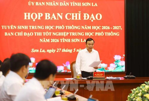 Phó Chủ tịch Thường trực UBND tỉnh Sơn La Hà Trung Chiến phát biểu chỉ đạo tại buổi làm việc. Ảnh: Trọng Đạt-TTXVN