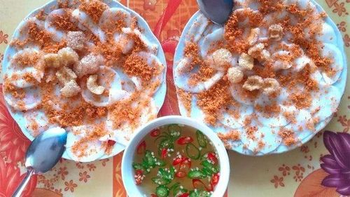 Bánh bèo, một món ăn bình dân ở Đồng Hới, Quảng Bình nhưng rất thu hút khách du lịch. Ảnh: Mytour