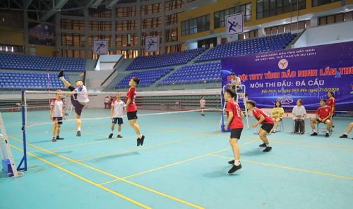 Trận tranh tài ở nội dung đội tuyển 3 nam. 