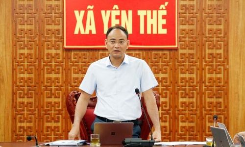  Đồng chí Phí Thanh Bình đề nghị các xã khắc phục khó khăn, đẩy nhanh tiến độ làm sạch dữ liệu đất đai. 