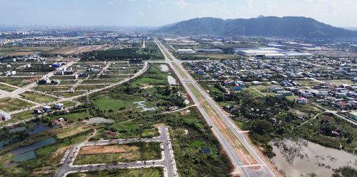 Các chuyên gia đề nghị Đà Nẵng tái triển khai hình thức đầu tư BT đối với các dự án đầu tư phát triển, nhất là các dự án kết cấu, cơ sở hạ tầng. Ảnh minh họa: NAM TRÂN