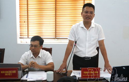 Đại diện Ngân hàng Nhà nước Việt Nam Chi nhánh Khu vực 3 tham gia ý kiến tại buổi làm việc.