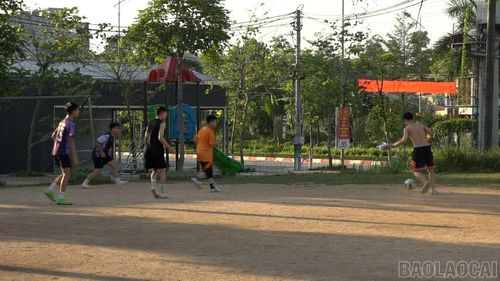 Thanh thiếu nhi tham gia các môn thể thao để rèn luyện sức khỏe, nâng cao thể lực. 