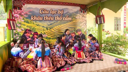 Những em nhỏ ở vùng cao Cán Cấu, xã Si Ma Cai.