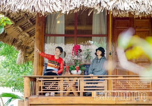 Cùng với các homestay, ở Bao La có những mô hình, điểm du lịch nghỉ dưỡng hiện đại kết hợp hài hòa giữa tiện nghi hiện đại và văn hóa bản địa.