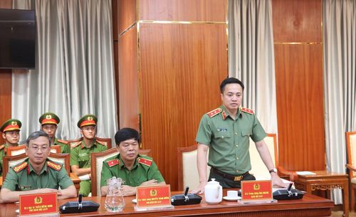 Trung tướng Mai Hoàng, Giám đốc Công an thành phố, phát biểu đáp từ.