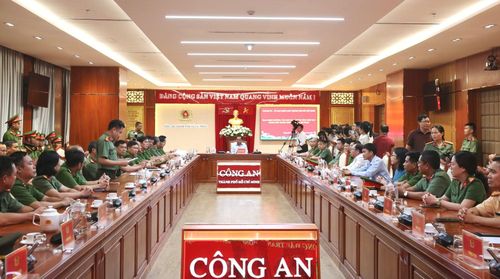 Quang cảnh buổi lễ.