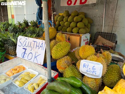 Giá sầu riêng những ngày gần đây đã bắt đầu nhích lên nhưng vẫn có nhiều loại giá rẻ.