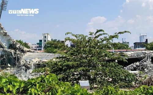Việc đấu giá nhằm thi hành một phần vụ án Phạm Công Danh và đồng phạm (giai đoạn 1). Bản án buộc ông Phạm Công Danh, Công ty TNHH Tập đoàn Thiên Thanh có nghĩa vụ liên đới cùng 2 công ty khác bồi hoàn cho ngân hàng tổng số nợ gốc hơn 4.132 tỷ đồng, tiền lãi phát sinh theo các hợp đồng tín dụng và 408 triệu đồng án phí dân sự sơ thẩm. Cơ quan thi hành án đã thu được 408 triệu đồng án phí dân sự sơ thẩm và hơn 466,9 tỷ đồng tiền thi hành án. Số nợ gốc còn phải thi hành hơn 3.665 tỷ đồng, chưa bao gồm lãi phát sinh.