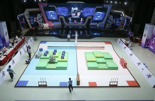 Không gian thi đấu năm nay được thiết kế như một “võ đường” thu nhỏ, nơi các robot hóa thân thành những “chiến binh võ thuật” thực thụ