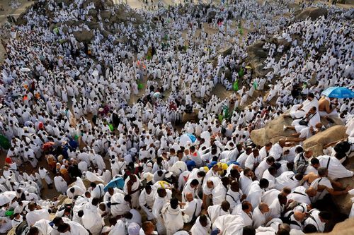  Theo Reuters, Hajj là một trong 5 “trụ cột” quan trọng nhất của đạo Hồi. Mỗi người Hồi giáo đủ sức khỏe và điều kiện tài chính đều được khuyến khích thực hiện ít nhất một lần hành hương Hajj trong đời. Giới chức Ả Rập Xê Út cho biết có hơn 1,5 triệu người hành hương từ nước ngoài đã đến nước này để tham gia Hajj 2026. 