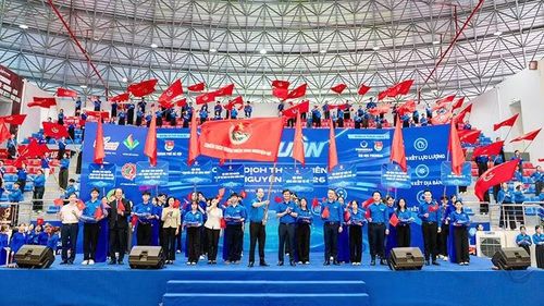 Không khí sôi nổi tại buổi lễ ra quân Chiến dịch "Thanh niên tình nguyện hè" năm 2026 của tuổi trẻ Thủ đô.