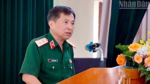 Trung tướng Trần Tấn Hùng, Phó Chủ tịch Thường trực Hội Hỗ trợ gia đình liệt sĩ Việt Nam phát biểu.