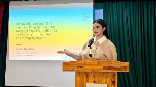 Bà Vashna Thiên Kim chia sẻ về năng lực phục hồi, tự điều hòa và khả năng thích ứng trong môi trường áp lực cao. (Ảnh: BTC)