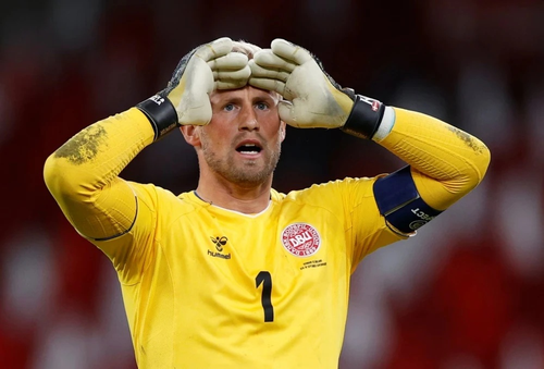 Thủ môn Kasper Schmeichel quyết định giải nghệ ở tuổi 39.