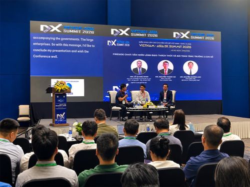 Các đại biểu thảo luận tại hội thảo.