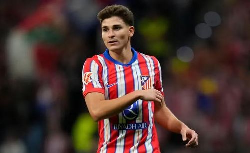 Ngoài Joao Pedro, tiền đạo Julian Alvarez của Atletico Madrid cũng nằm trong danh sách mua sắm của đội bóng hàng đầu La Liga.