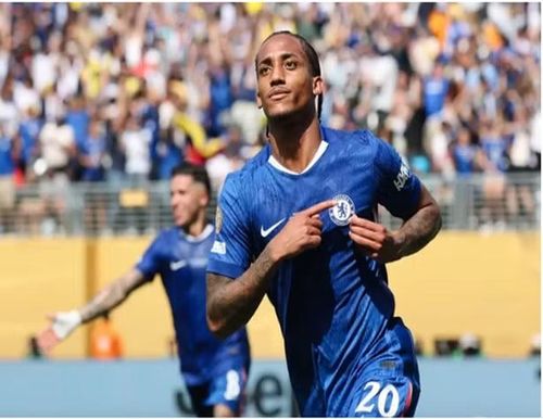 Dù The Blues trải qua nhiều biến động, tiền đạo người Brazil vẫn duy trì phong độ ổn định và được bầu chọn là Cầu thủ xuất sắc nhất mùa giải của đội bóng.