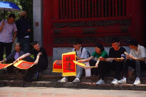 Chữ “Đăng Khoa” và "Đỗ Đạt" được nhiều sĩ tử lựa chọn xin trước mùa thi với mong muốn thi cử thuận lợi, như ý.