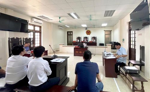 Quang cảnh phiên tòa.