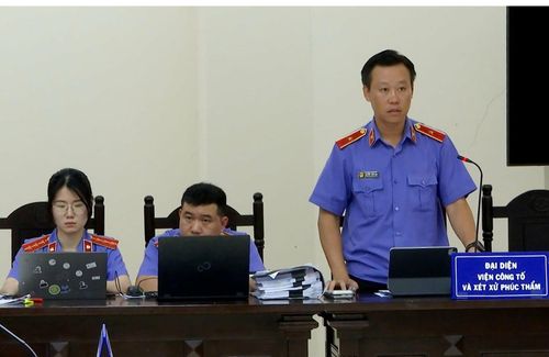 Đại diện VKS nêu quan điểm giải quyết vụ án.