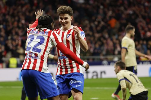 Barca muốn dứt điểm nhanh vụ Julian Alvarez. Ảnh: EFE