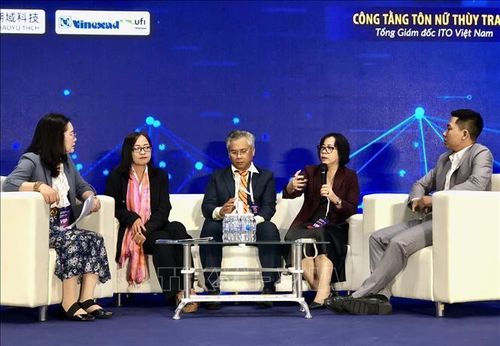 Đại diện sở ngành, doanh nghiệp tham gia phiên thảo luận.