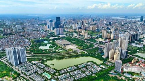 Để đạt mục tiêu tăng trưởng GDP 2 con số, các ngành kinh tế chủ lực - hiện đóng góp khoảng 70-80% GDP sẽ cần duy trì tốc độ tăng trưởng khoảng 15-25% mỗi năm trong thời gian tới (Ảnh: Hữu Thắng).
