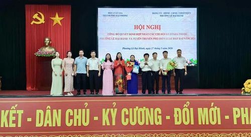 Ban Chấp hành Chi hội Luật gia phường Lê Đại Hành ra mắt tại hội nghị.