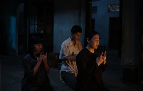 Lê Khánh từng rùng mình với những bùa chú trên phim.