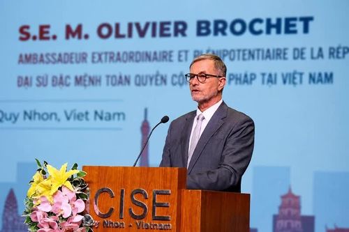 Đại sứ Pháp tại Việt Nam Olivier Brochet chia sẻ tại diễn đàn.