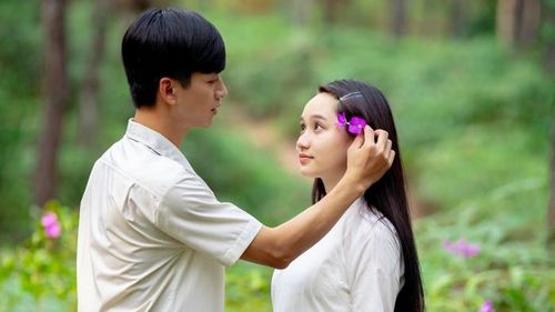 Trúc Anh được đông đảo khán giả biết đến qua vai Hà Lan trong bộ phim điện ảnh Mắt Biếc của đạo diễn Victor Vũ.