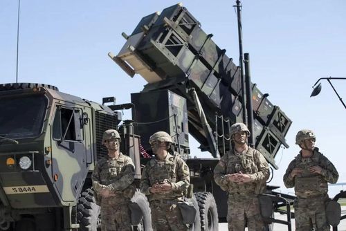 Một khẩu đội tên lửa đất đối không Patriot được triển khai trong một cuộc tập trận đa quốc gia của Mỹ và NATO. Ảnh: AP.