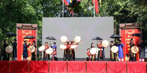  Tiết mục nghệ thuật đặc sắc tại lễ khai hội. 