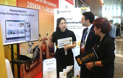 Không gian trưng bày, giới thiệu dự án khởi nghiệp là cơ hội để startup, doanh nghiệp kết nối, tìm kiếm nhà đầu tư và mở rộng thị trường. Ảnh: VĂN HOÀNG