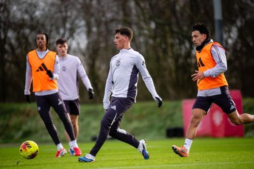 Shea Lacey trong một buổi tập cùng với đội một Man Utd.
