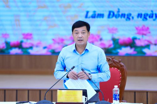 Ủy viên Ban Thường vụ Tỉnh ủy, Phó Chủ tịch Thường trực UBND tỉnh Lâm Đồng Lê Trọng Yên yêu cầu các đơn vị, địa phương đẩy nhanh tiến độ hoàn thiện CSDL đất đai